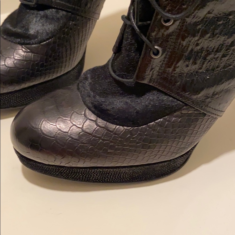 Stuart Weitzman Booties Size 10.5 - image 5